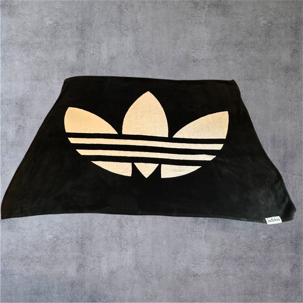 Adidas Throw Blanket‎ Unisex OS Black Excellent Trefoil Logo Fleece 48x62